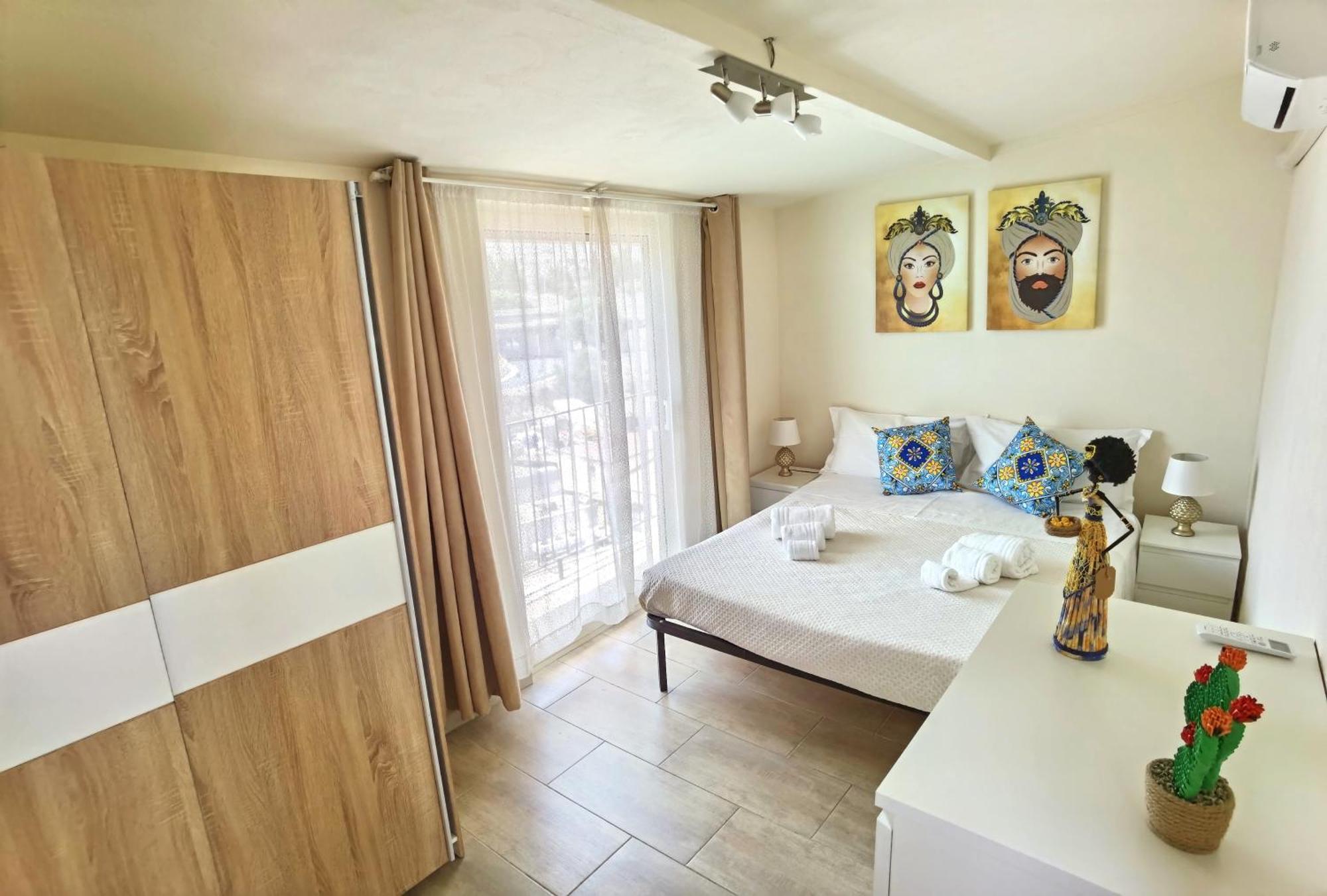 Luxury Sisters House "Il Mare Sole" Villa Catania Bagian luar foto